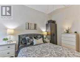 976 DAME STREET - 32