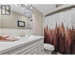 16 BLUE HERON PLACE - 17