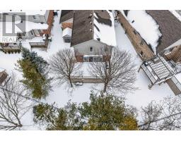 16 BLUE HERON PLACE - 40