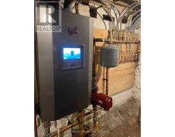 720 DUNDAS STREET - 3