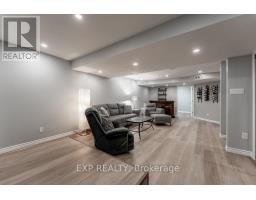 919 FOXCREEK ROAD - 31