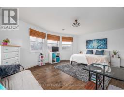 262 PINETREE LANE - 19