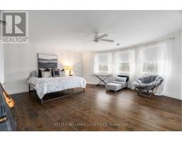 262 PINETREE LANE - 21