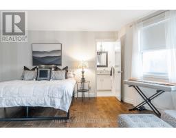 262 PINETREE LANE - 22