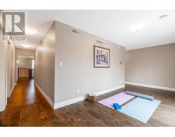 262 PINETREE LANE - 23