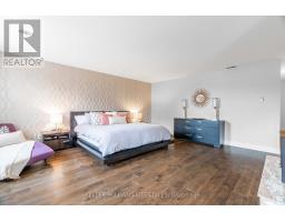 262 PINETREE LANE - 25