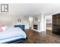 262 PINETREE LANE - 27