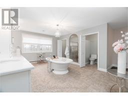 262 PINETREE LANE - 30