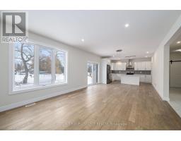 70 ROYAL CRESCENT - 17