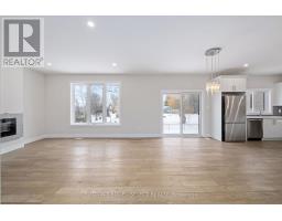 70 ROYAL CRESCENT - 18