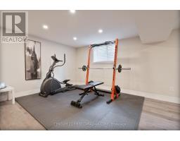 16 FOXBOROUGH PLACE - 24