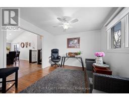 16 CLASSIC CRESCENT - 14