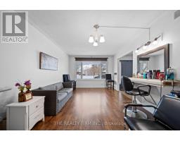 16 CLASSIC CRESCENT - 15