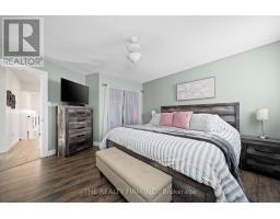 16 CLASSIC CRESCENT - 20