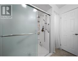 16 CLASSIC CRESCENT - 25