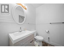 16 CLASSIC CRESCENT - 30