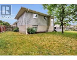 16 CLASSIC CRESCENT - 35