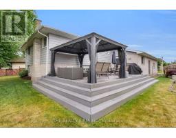 16 CLASSIC CRESCENT - 36