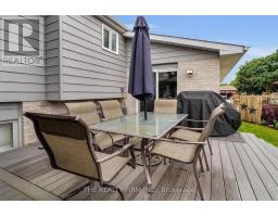 16 CLASSIC CRESCENT - 38