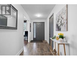 16 CLASSIC CRESCENT - 4