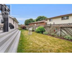 16 CLASSIC CRESCENT - 42