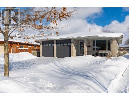 16 CLASSIC CRESCENT - 43