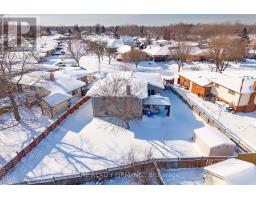 16 CLASSIC CRESCENT - 45