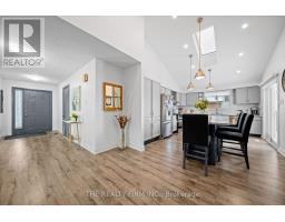 16 CLASSIC CRESCENT - 7