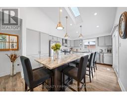 16 CLASSIC CRESCENT - 9