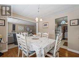 4 REDFORD DRIVE - 10