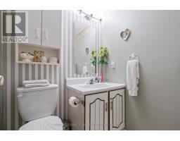 4 REDFORD DRIVE - 20