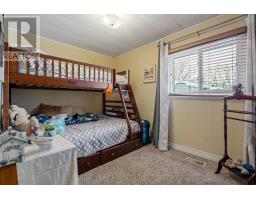 4 REDFORD DRIVE - 21