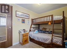 4 REDFORD DRIVE - 22