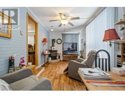 4 REDFORD DRIVE - 27