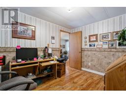 4 REDFORD DRIVE - 30