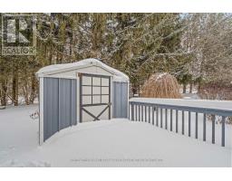 4 REDFORD DRIVE - 31