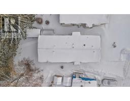 4 REDFORD DRIVE - 35