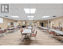 4 REDFORD DRIVE - 43