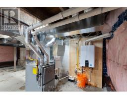 247 VICTORIA STREET - 40