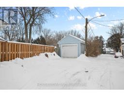 16 CENTRE STREET - 25