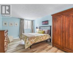 110 - 570 PROUDFOOT LANE - 18