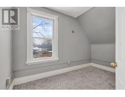 720 QUEENS AVENUE - 15