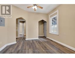 720 QUEENS AVENUE - 27