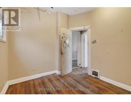 720 QUEENS AVENUE - 33