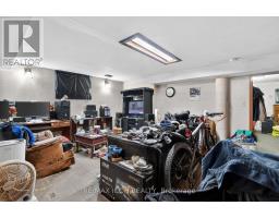 720 QUEENS AVENUE - 35