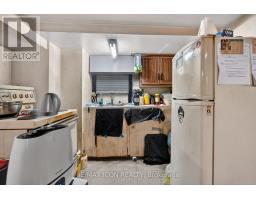 720 QUEENS AVENUE - 37