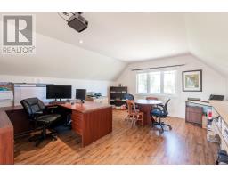 22910 HIGHBURY AVENUE N - 33