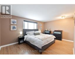 16 ACORN CRESCENT - 22