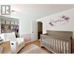 16 ACORN CRESCENT - 29