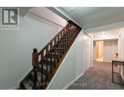 16 ACORN CRESCENT - 30